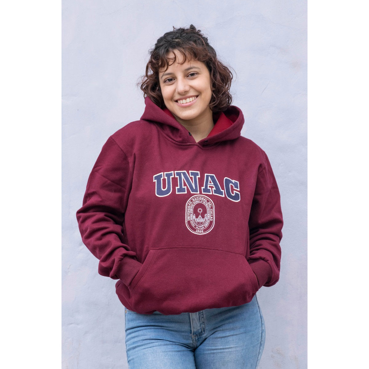Polera UNAC guinda dama